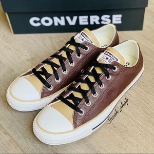 NWT Converse Seasonal Colour Leather Chuck Taylor